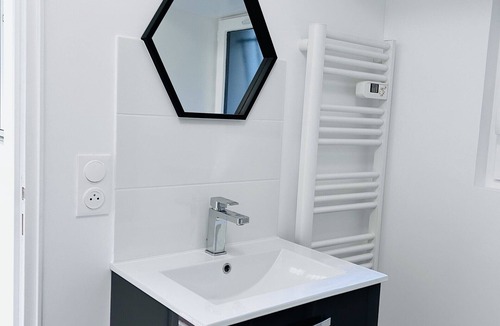 Louvres Apartment | Appartement Rénové, Proche de Roissy Cdg, Aéroville, Chantilly, Parc Astérix