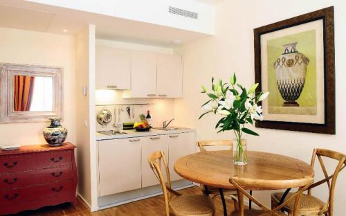 Chaussee-d'Antin Apartment | Appartements Caumartin 64