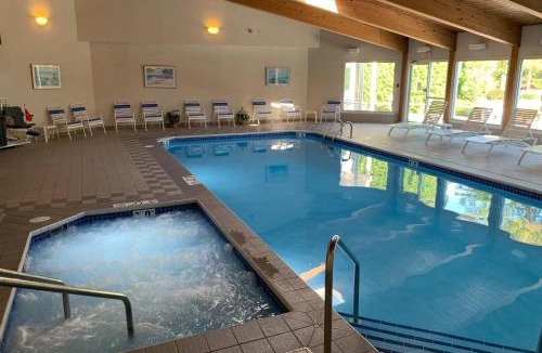Fish Creek Hotel | AppleCreek Resort-Hotel & Suites