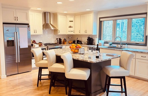 Appleton House | Appleton Wooded Oasis - Massage Hot Tub - Fireplace- Sunroom -6 Star Hospitality