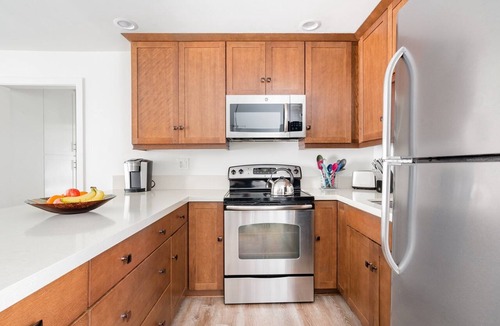 Carpinteria Apartment | Apt 2: Fresh Light Unit with Private Patio, Steps to Beach