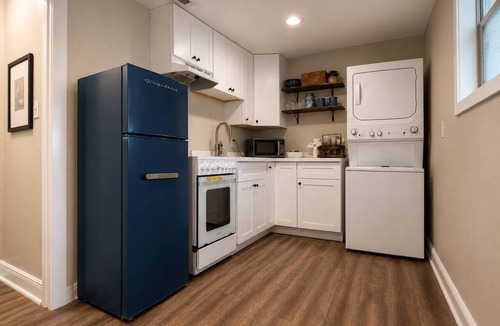 Jefferson Apartment | Arlington Rentals Unit 3b (Studio)