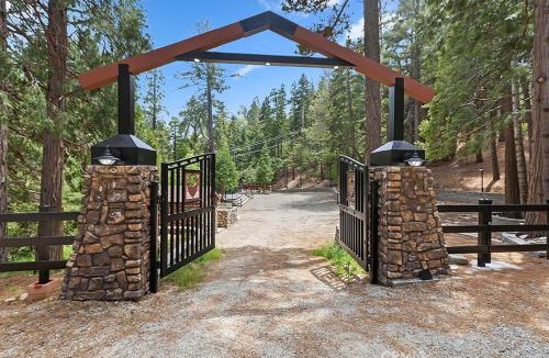 Lake Arrowhead Hotel | Arrowhead Ranch Retreat and Conference Center