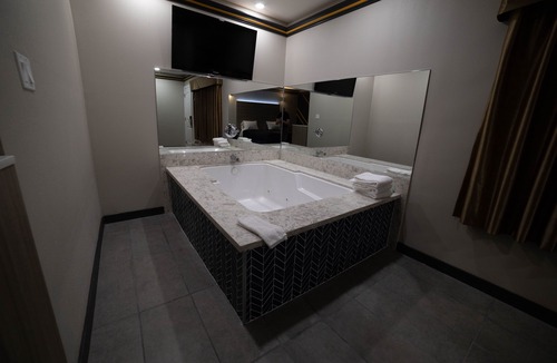 Bellflower Hotel | Artesia Motor Inn