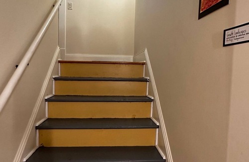 Uptown Apartment | Artist retreat by Lake Bde Maka Ska (5 people) - 2.5 miles to convention center