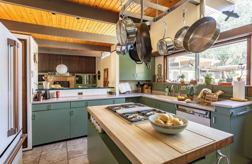 Three Rivers House | Artist’s Oasis Spacious Mid-Century Home Private Pool + Sauna Near Sequoia