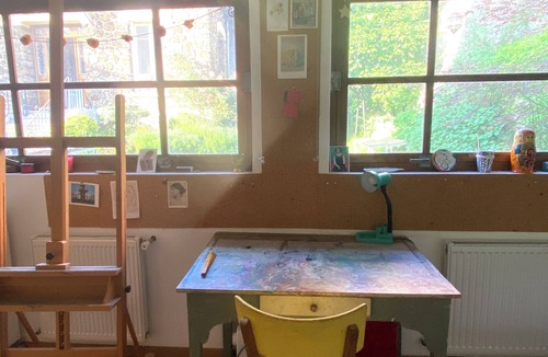 Nogent-sur-Marne Apartment | Artist’s Studio retreat close to the heart of Paris