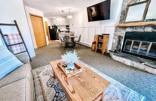 Lutsen House | Aspen Cottage Ski In Ski Out 1BR at Lutsen Mtn