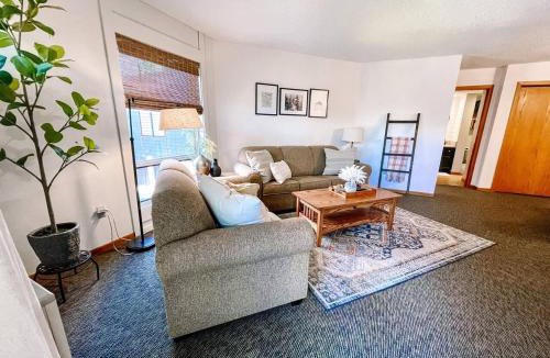 Lutsen House | Aspen Cottage Ski In Ski Out 1BR at Lutsen Mtn