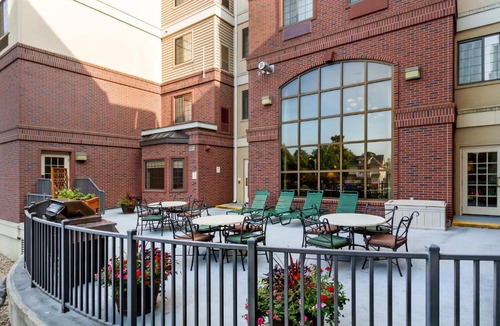 Kutzky Park Hotel | Aspen Suites - Rochester