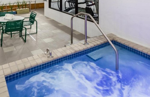 Kutzky Park Hotel | Aspen Suites - Rochester