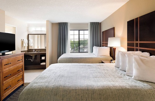 Rochester Hotel | Aspen Suites