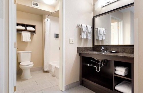 Rochester Hotel | Aspen Suites
