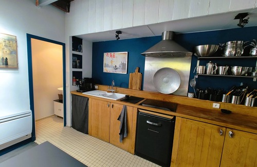 14th Arrondissement House | Atelier D'artiste - Loft Avec Cour Boisée