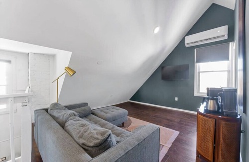 Woodridge Apartment | Attic Haven in the Pulse of the DC’s Vibrant Buzz!