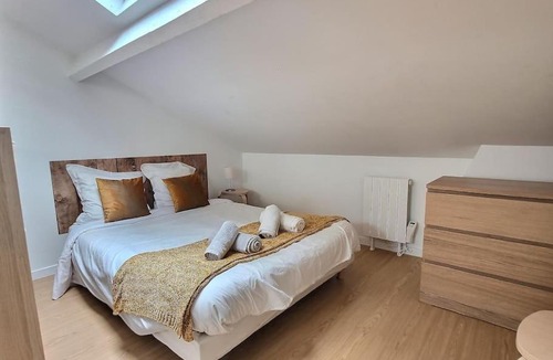Chelles Apartment | Au bord du canal G *Paris*Disney*Gare*