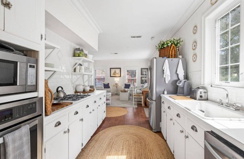 Biloxi House | Authentic Ocean Springs Cottage | Walk Downtown