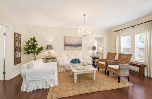 Biloxi House | Authentic Ocean Springs Cottage Walk Downtown