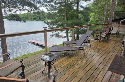 Emily Cabin | Awesome lakefront 3-bedroom cabin with guest cabin. 3 Queen beds + 2 futons.
