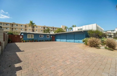 South Redondo Apartment | #B 1-level, 2Bd, 1Block to Beach, Esplanade, Shops