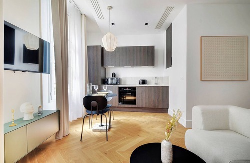 Madeleine Hotel | B48 Paris Haussmann