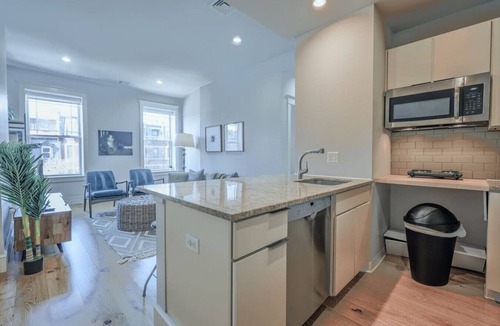 Back Bay Apartment | Back Bay Gem | 1BR on Newbury Street