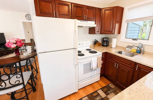 Fairhaven House | Backyard Retreat/5 Min > Beach & Main St