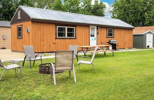Buffalo City Cabin | Badger Cabin #7 w/Lofts, Fireplace & WiFi