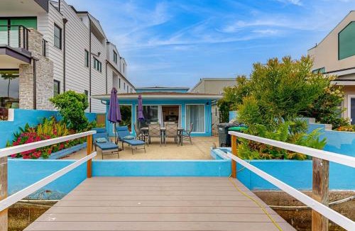 West Newport House | Balboa Blue Lagoon