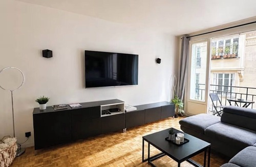 Notre-Dame-des-Champs Apartment | Balcony · Luxembourg Gardens · Saint-Germain 6th