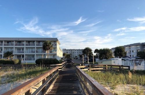 Fort Morgan Condo | Bama Beach Bungalow Fort Morgan Sleeps 6 -2 bedroom