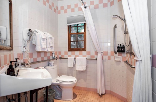 Oak Park Bed & Breakfast | Bath Street Inn B & B, Santa Barbara