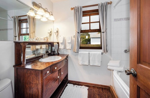Oak Park Bed & Breakfast | Bath Street Inn B & B, Santa Barbara