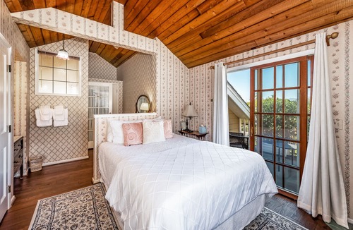 Oak Park Bed & Breakfast | Bath Street Inn