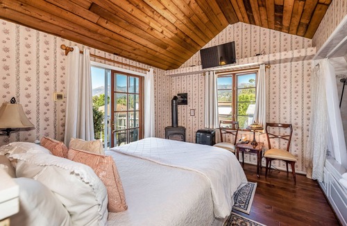 Oak Park Bed & Breakfast | Bath Street Inn