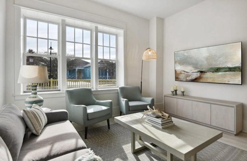 Bay St Louis House | Bay St Louis Building with Old Town BSL