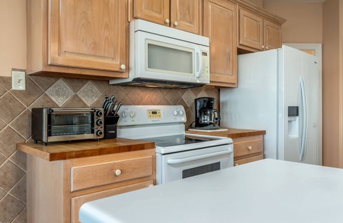 Silver Cay House | Bayfront, amazing views, waterside decking, close to everything! – Sunscape