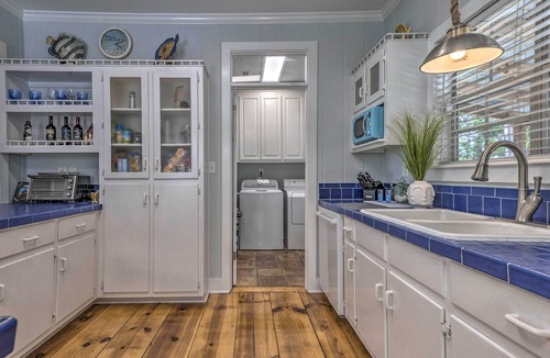 Dauphin Island House | Bayfront Home with Kayaks, Paddleboards and Bikes