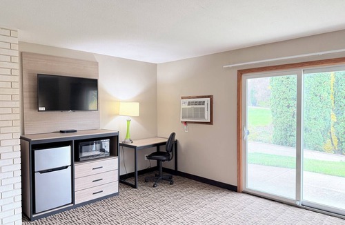 Platteville Hotel | Baymont Inn And Suites By Wyndham Platteville