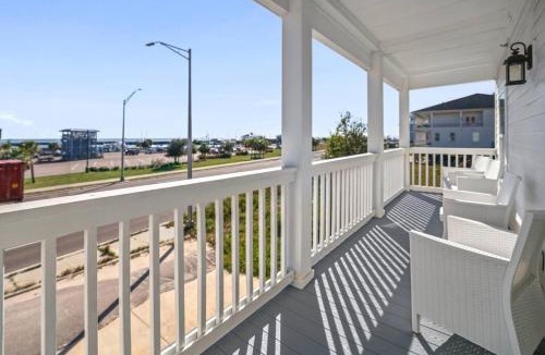 Pass Christian Apartment | Beach Access Condo-Walk to Downtown-Pets Welcome w/Fee