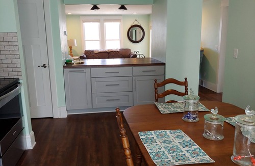 Sturgeon Bay Hotel | Beach Harbor Resort