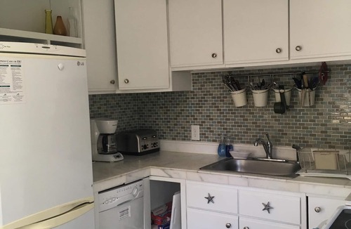 Bonnet Shores House | Beach Life! Walk/Bike to Kelly Beach Town Beach Passes Included PET FRIENDLY