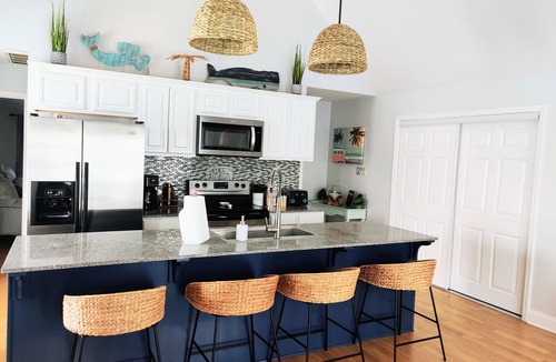 Gulfport Cottage | Beach Villa with Private Pool - Walk to beach and Island View Casino