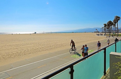 Ocean Park House | Beachfront Architectural lease on border of Santa Monica and Venice!