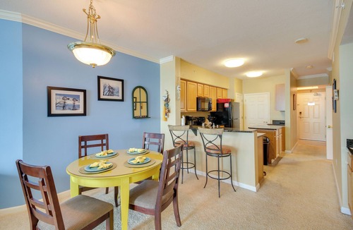 Gulfport Apartment | Beachfront Gulfport Vacation Rental w/Balcony!