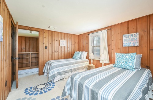 North Chatham House | Beachfront, ocean view, pet friendly, sleeps 8 Nauset Watch