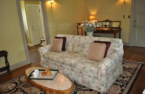 Merced Bed & Breakfast | Bear Creek Inn
