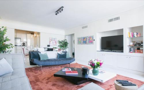 Champs-Elysees Apartment | Beautiful 1 Bedroom Luxury Apartment next to Champs-Elysées - PC62A