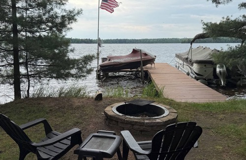 Eagle River House | Beautiful 2.5 Bedroom House on Cranberry Lake