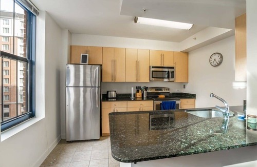 Harbor East Apartment | Beautiful 2 Bedroom Fully Furnished Apartment on Harborfront